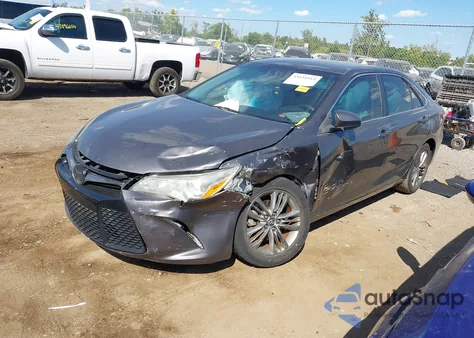 2015 Toyota Camry Se z USA, uszkodzony, nr VIN 4T1BF1FK9FU044842